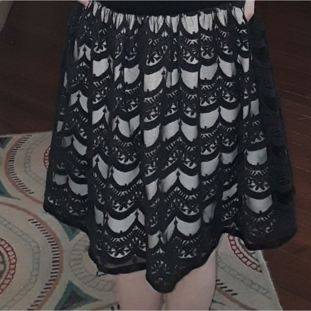 Ruby & Bloom lace dress - Picture 2 of 5